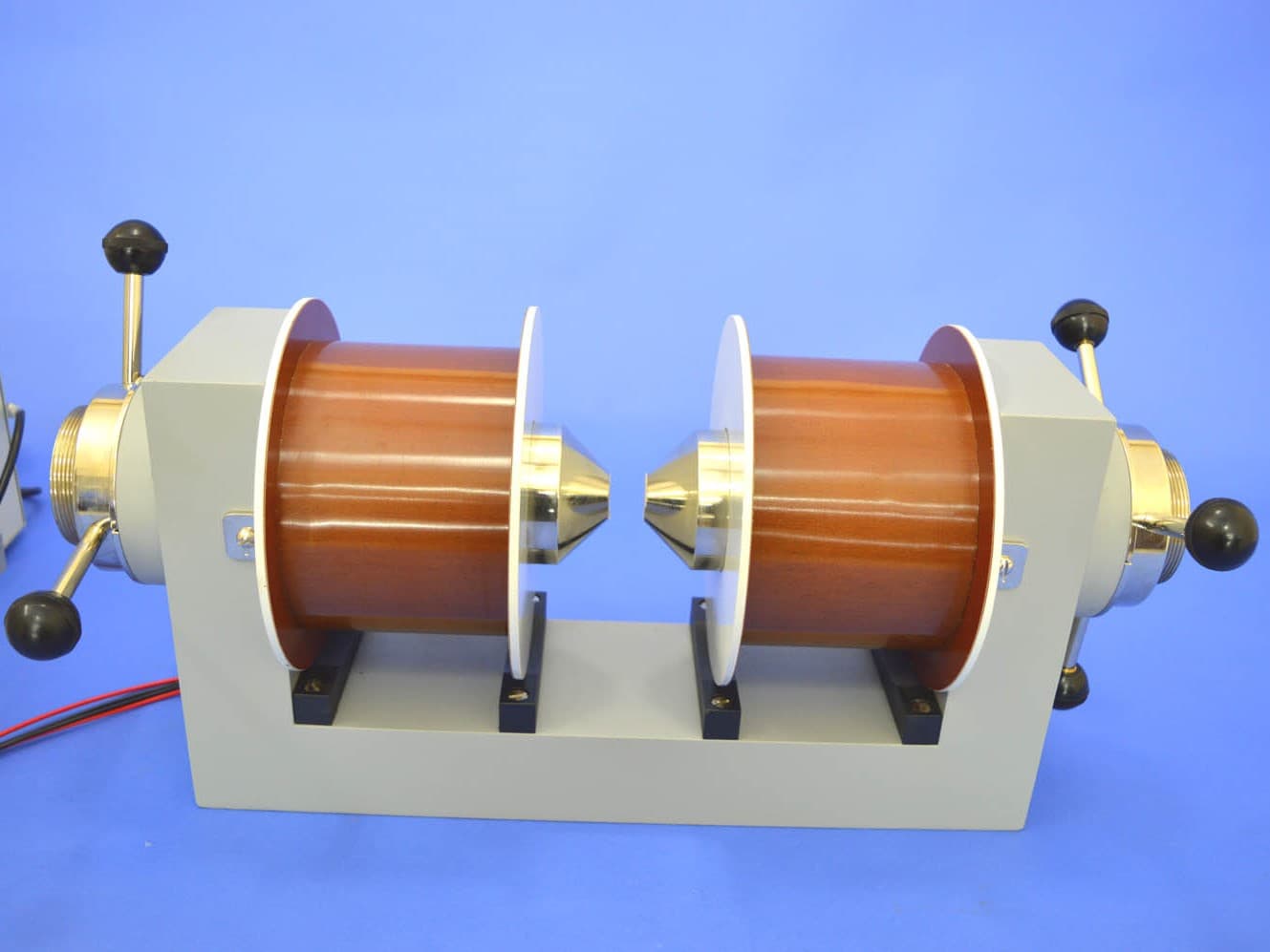Electromagnet & Power Supply (EMU-75 + DPS-175-C2) — view 1